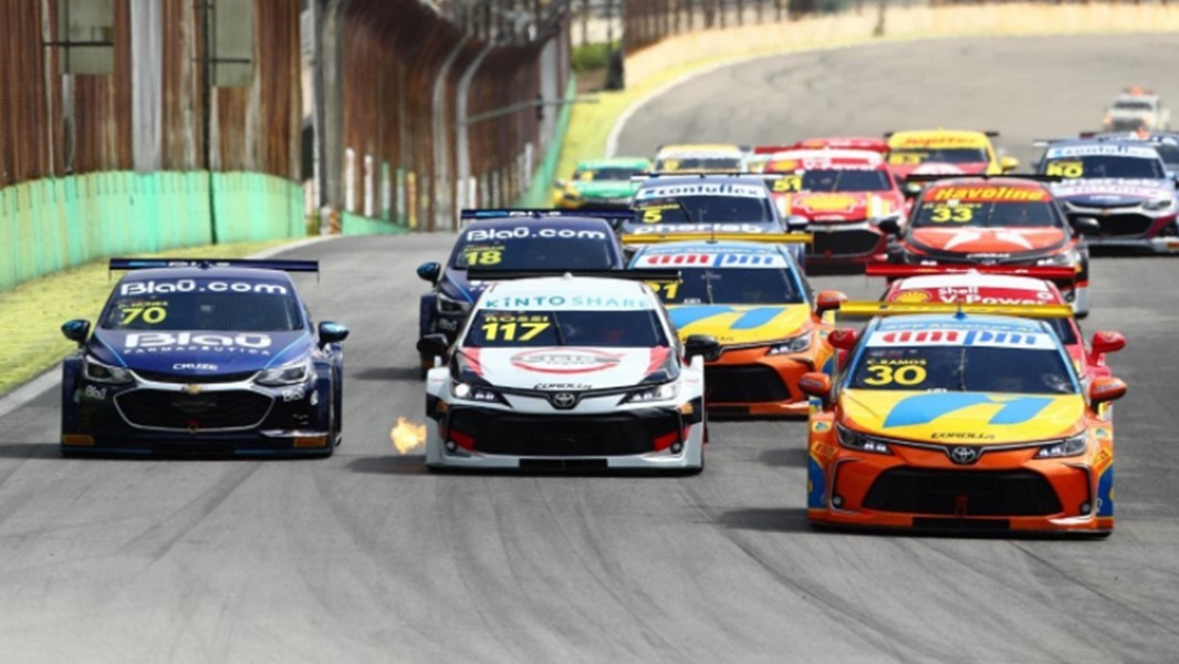 Toyota GAZOO Racing vence a “Corrida do Milhão Solidário” da Stock Car com o piloto Ricardo Zonta